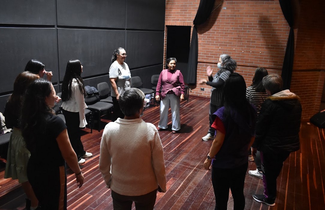 Mujeres reunidas