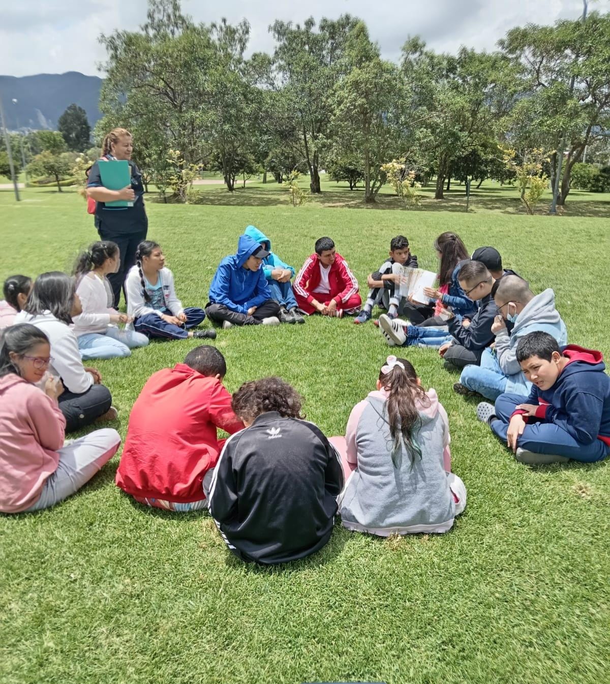 Niños reunidos