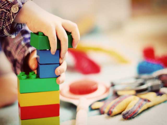 Acompáñanos con tu bebé a descubrir el mundo a partir de la palabra, los libros y el juego Agenda de actividades y programación cultural en las bibliotecas públicas de Bogotá, BibloRed