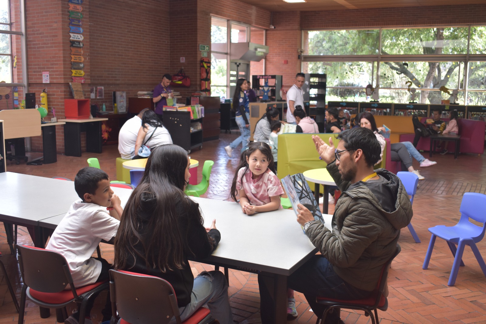 Agenda de actividades y programación cultural en las bibliotecas públicas de Bogotá, BibloRed