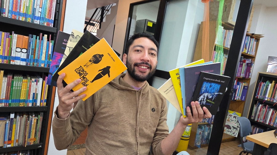 Cristian Garzón, usuario destacado de  la Biblioteca La Peña / Foto: María Camila Aguilera Garzón - BibloRed