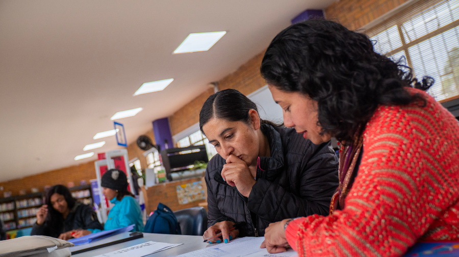 Usuarias de las bibliotecas públicas de Bogotá / Foto: BibloRed