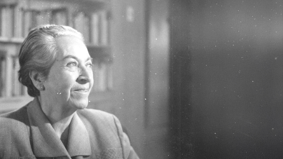 Gabriela Mistral, poetisa chilena / Foto tomada de: https://www.uahurtado.cl/