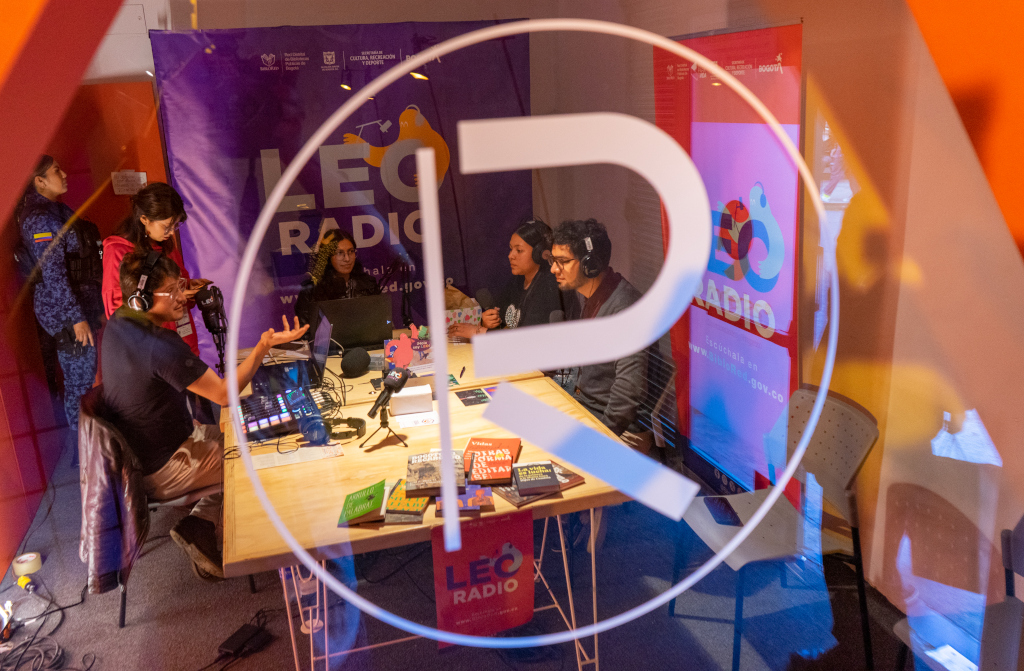 Leo Radio