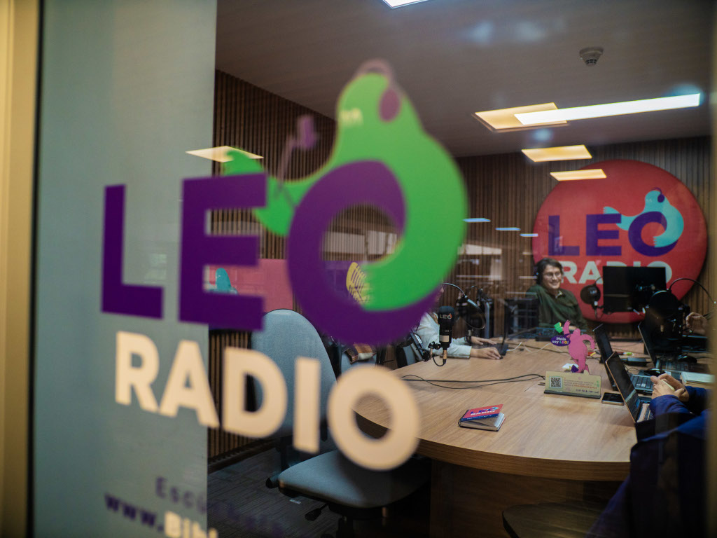 Leo Radio