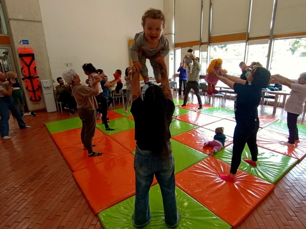 Tu cuerpo en movimiento (0 a 12 meses)