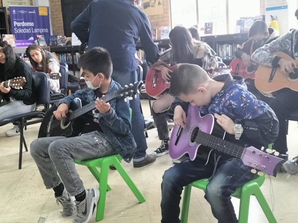 Encuentro musical: celebrar jugando