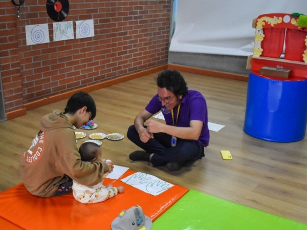 Aprendiendo de las abejas - Leo con mi bebé