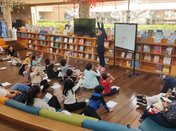 Nueve lunas: lecturas desde el vientre hasta la teta