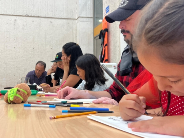 Leer en Familia: descubriendo mundos juntos