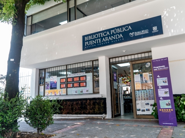Biblioteca Pública Néstor Forero Alcalá - Puente Aranda