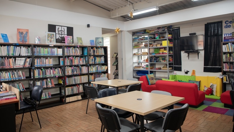 Biblioteca Pública La Peña