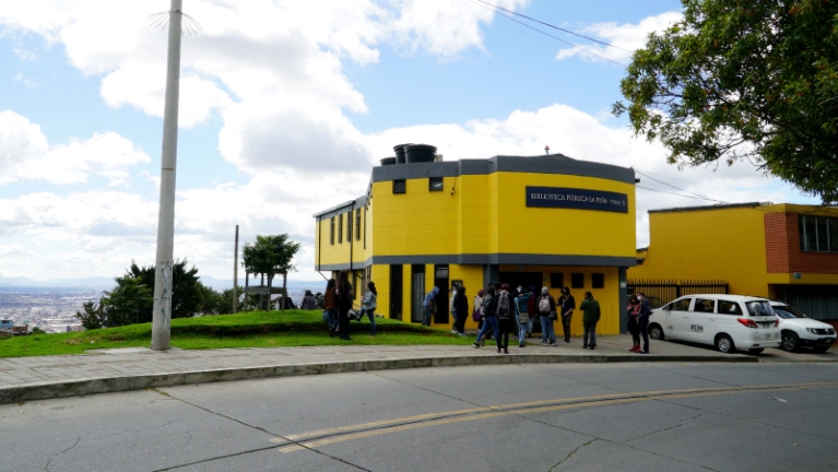 Biblioteca Pública La Peña