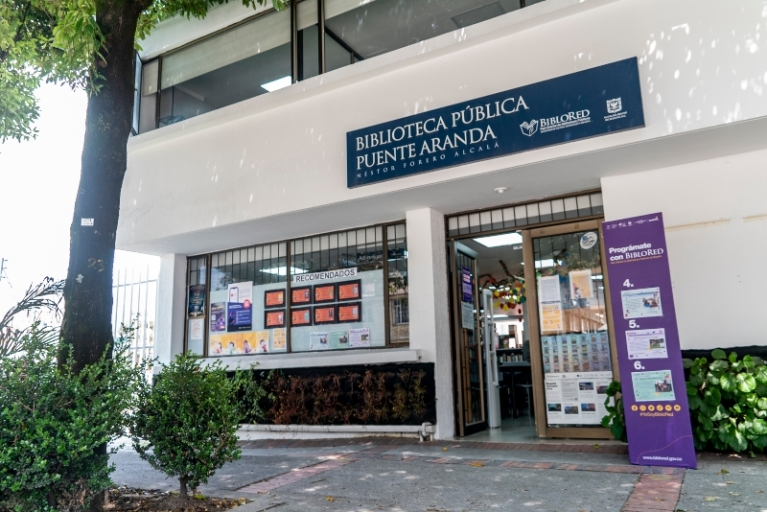 Biblioteca Pública Néstor Forero Alcalá - Puente Aranda