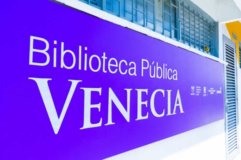 Biblioteca Pública Venecia