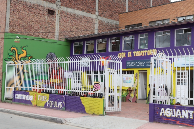 Biblioteca Pública Soledad Lamprea - Perdomo